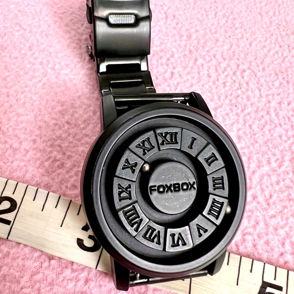 Foxbox Magnetic Mens Watch.